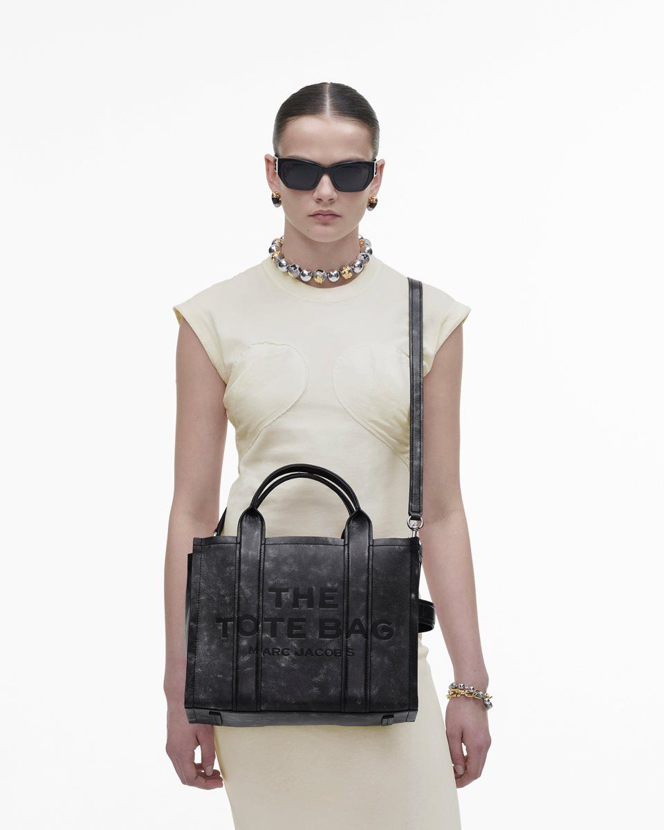 The Tote Bag Marc Jacobs The Distressed Leather Medium Tote Bag Femme Noir | 659CVULYB